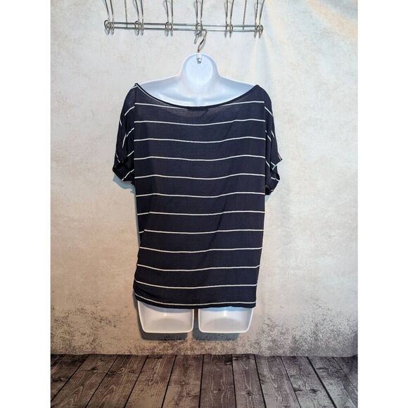 Chris & Carol loose fit lightweight boat neck t-shirt xl - Picture 2 of 4